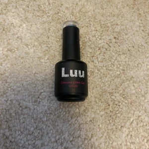 Silverigt gellack - Gellack som är oanvänt!