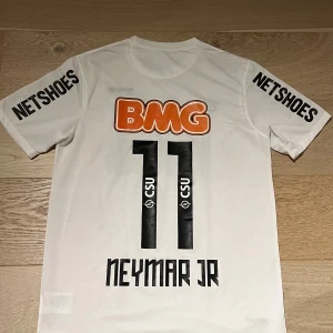 Fotbollströja Neymar - En superfin Santos Neymar tröja. Knappt använd, skicket är 10/10