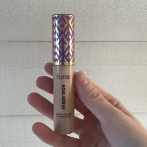 Tarte Concealer  - Säljer då den inte var min hudfärg. Andvänd en gång. 