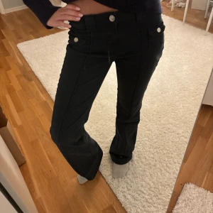 Bootcut jeans  - Jättefina jeans med fickor fram❤️❤️