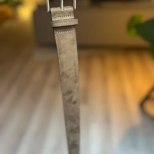 Ascoolt bälte🫶 - Jättefint bälte, använd en gång. Från hm som man kan se på bild 3🫶