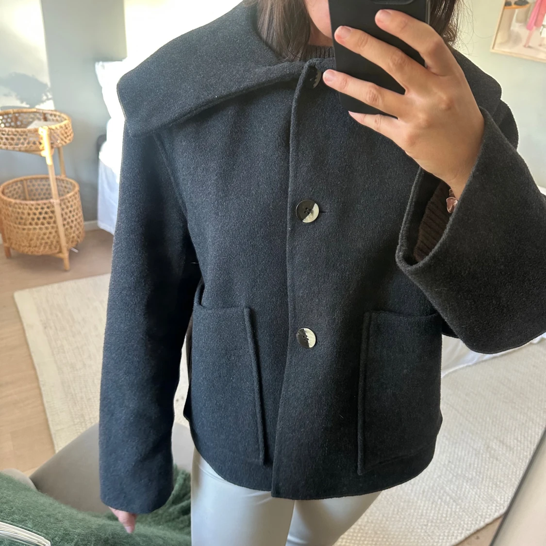 Ganni  kappa i mörkgrå