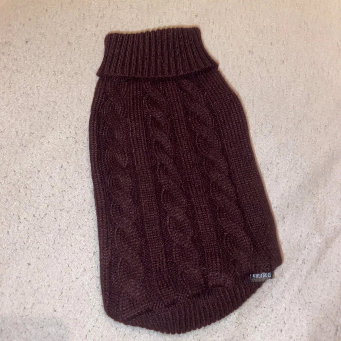 Lila/brun stickad tröja till hund