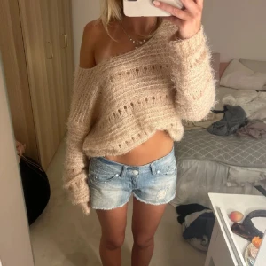 Söt ljusrosa stickad tröja🩷 - Jätte fin luftig stickad tröja i super fin färg❣️