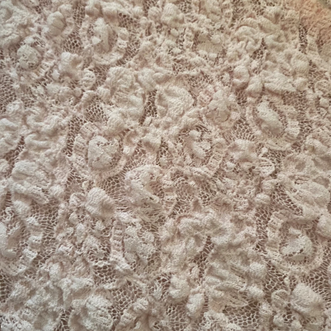 Ljusrosa spetsblus från Gina Tricot - 2