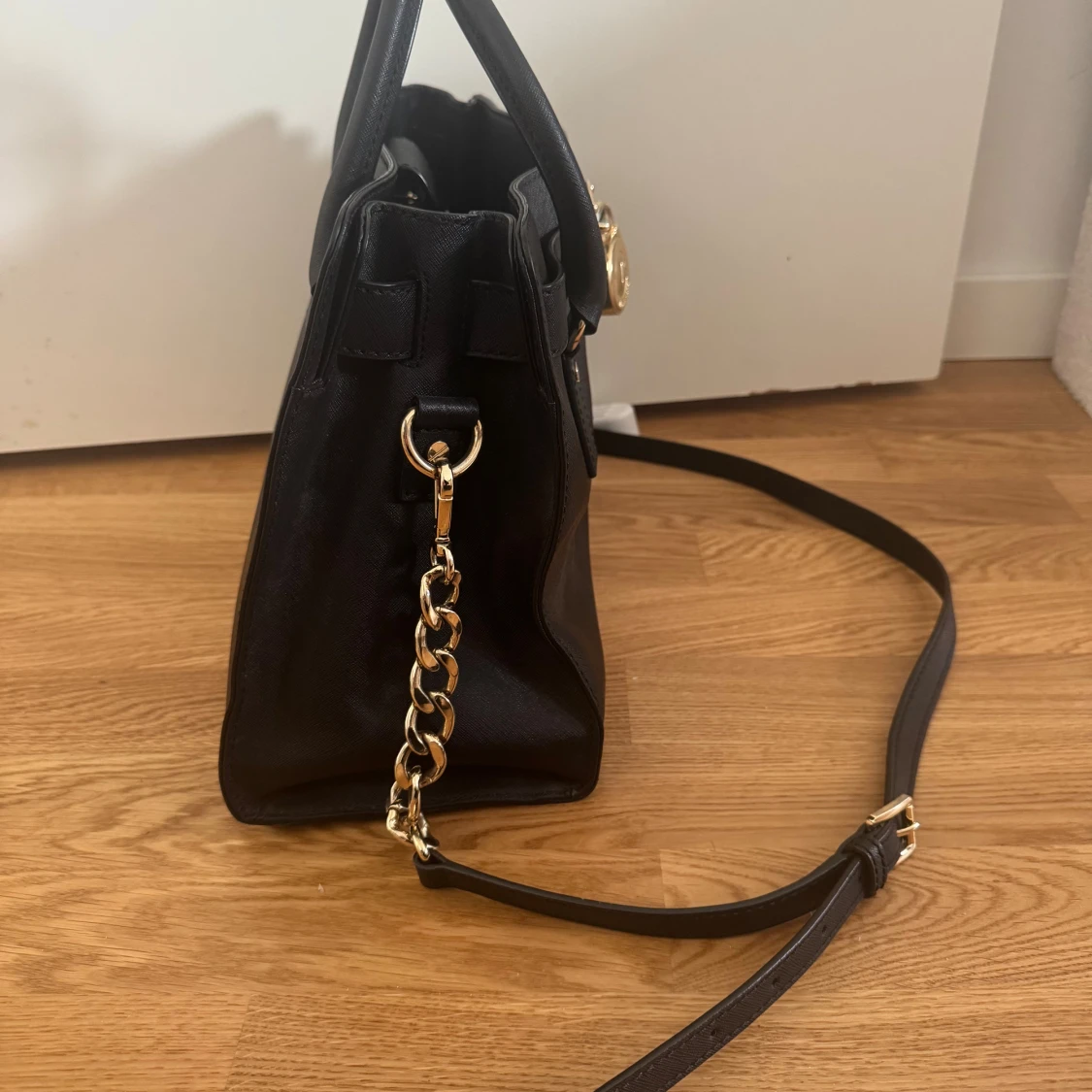 Svart handväska från Michael Kors - 2