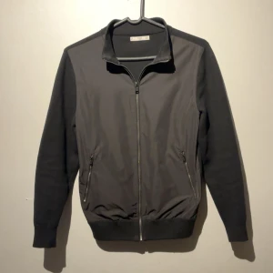 Cardigan - Mango - Bra skick, passar mig bra som är 174. Inga defekter 