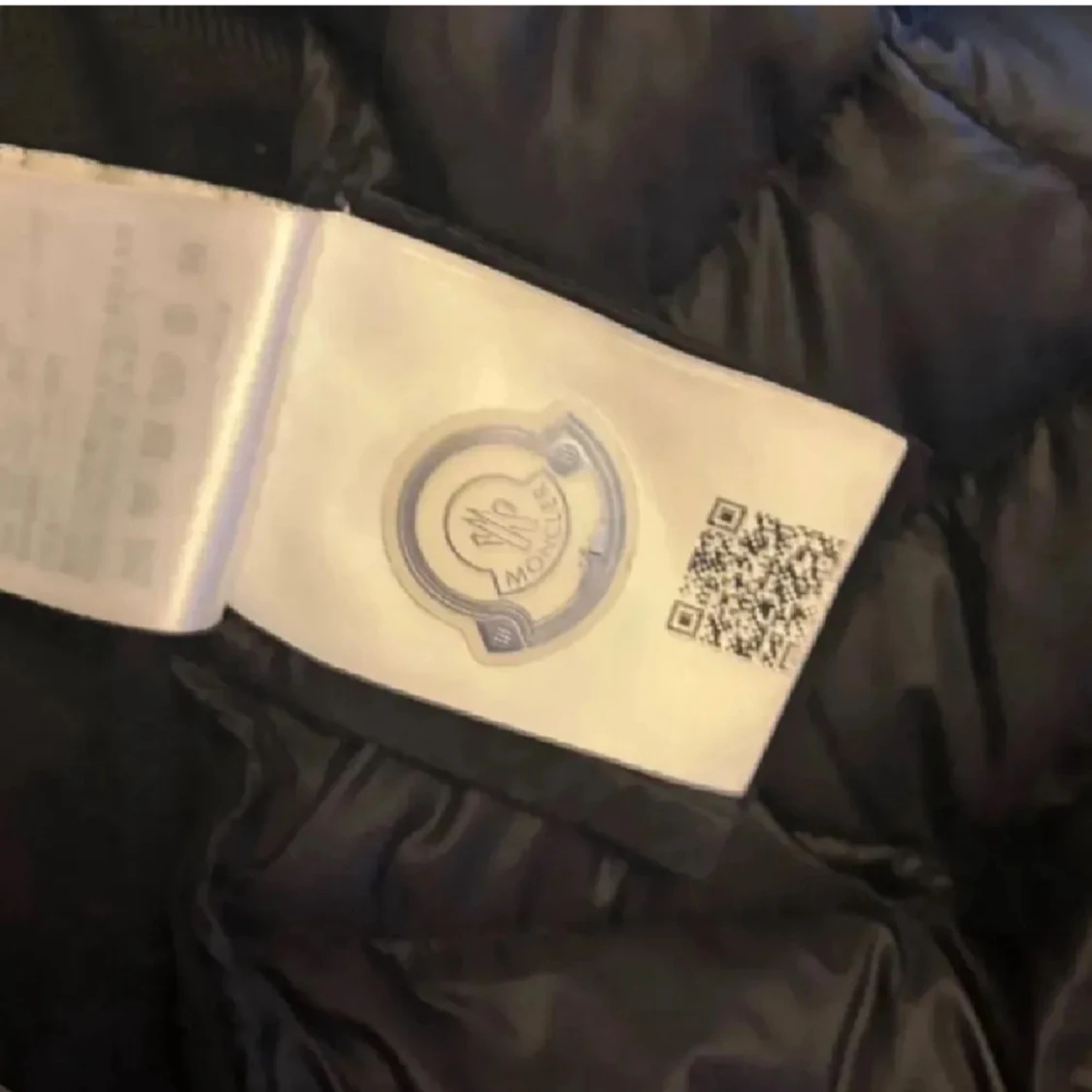 Svart pufferjacka från Moncler - 3