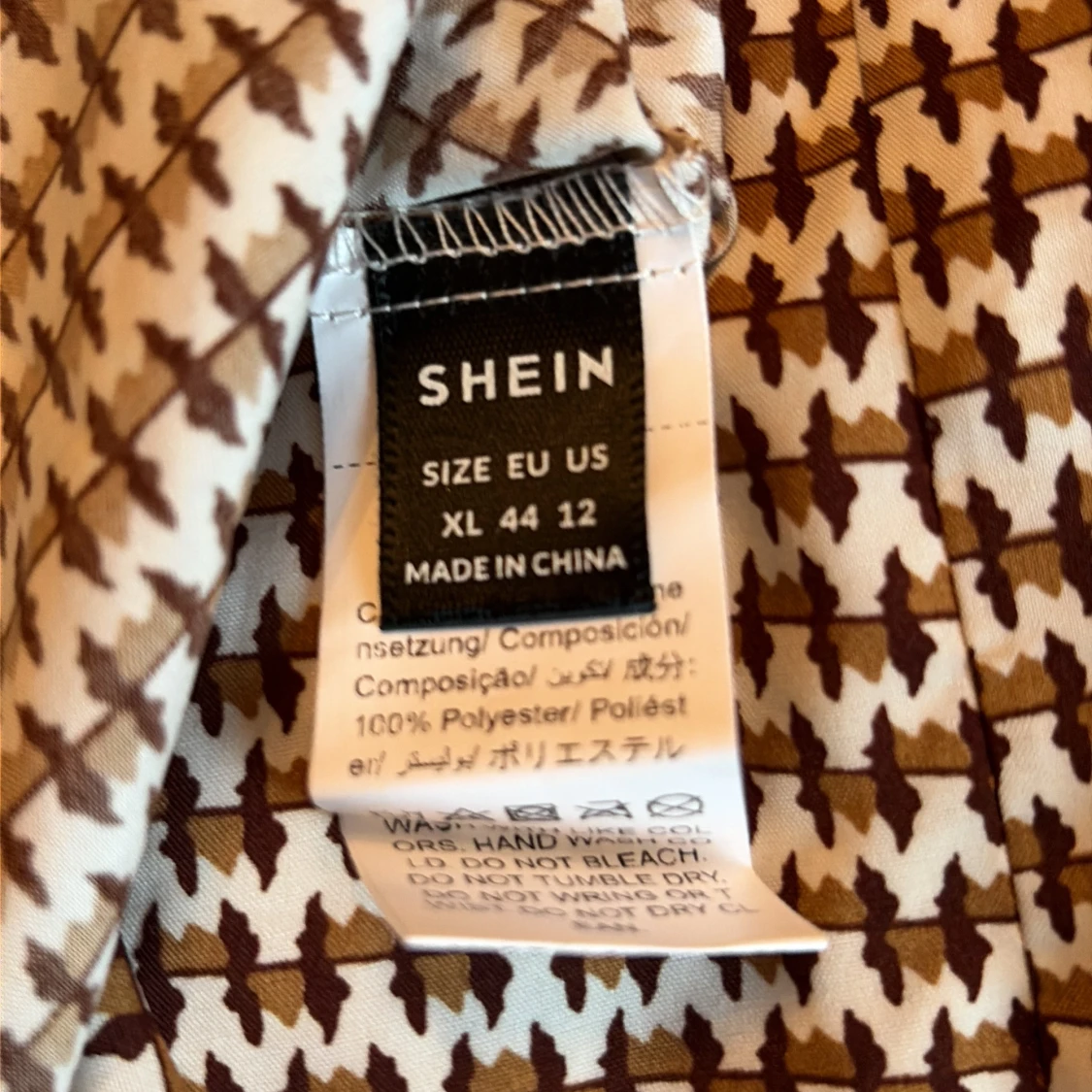 Brun och vit mönstrad skjorta från SHEIN - 2