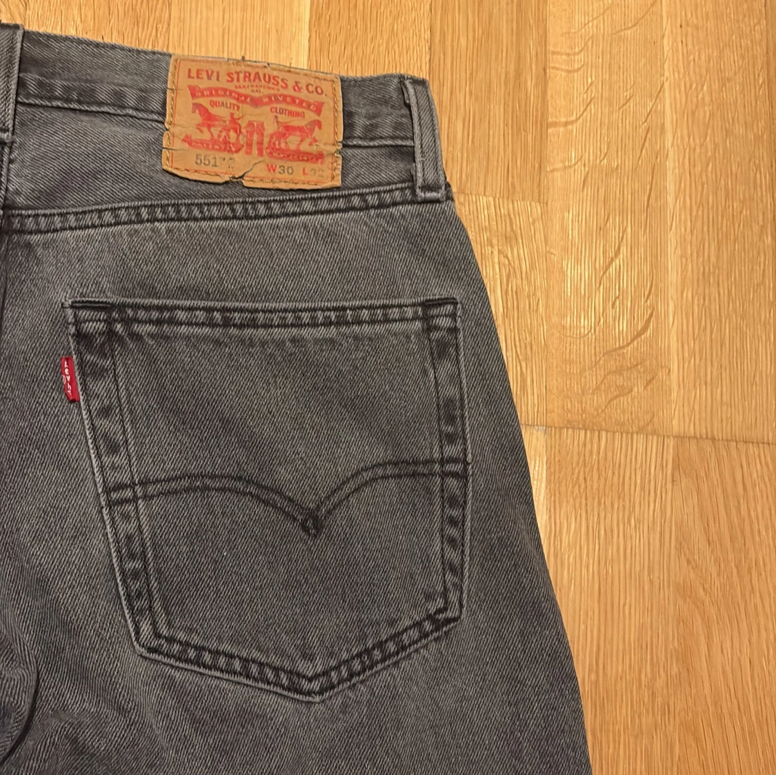 Levi's 551 grå jeans Straight Fit  - 2
