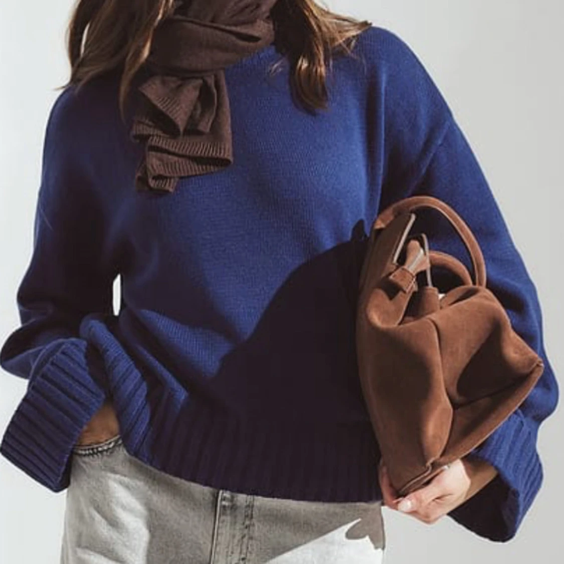 Marinblå stickad tröja från NA-KD