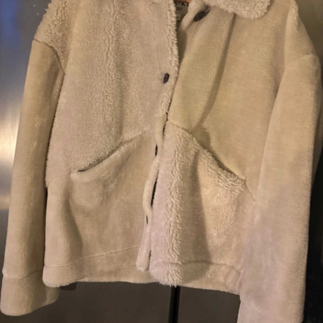 Beige teddyjacka från NA-KD, stl 36