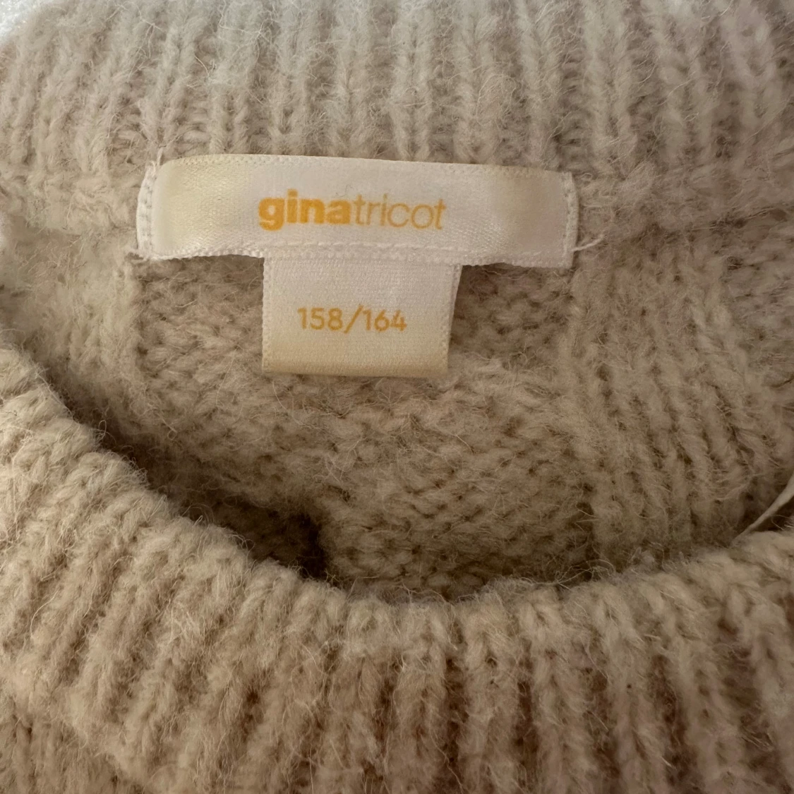 Stickad kortärmad tröja - 4