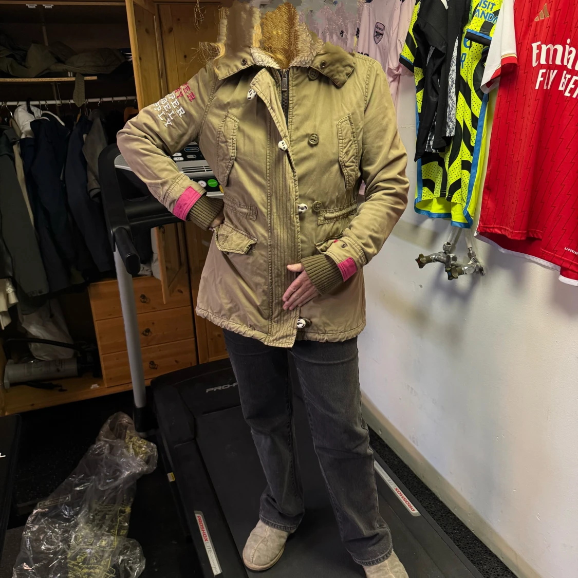 Parkas från Superdry med huva