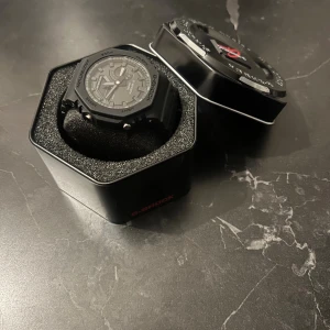 G shock 2100 - Helt ny G shock 2100 i färg black/black.