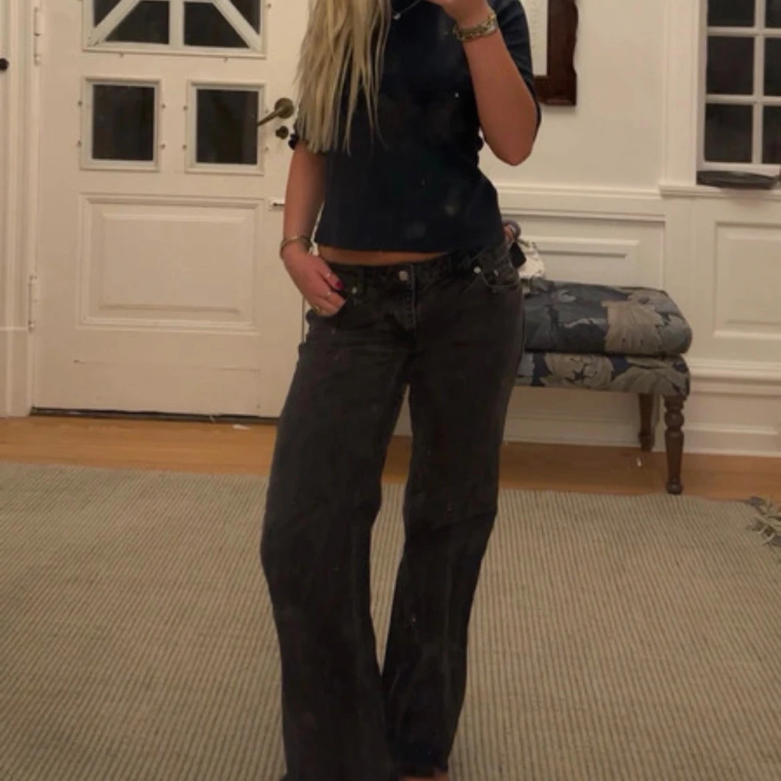 Svarta wide jeans från nakd