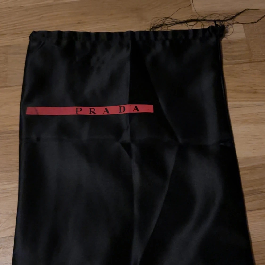 Prada sneakers svart och vit mesh - 4