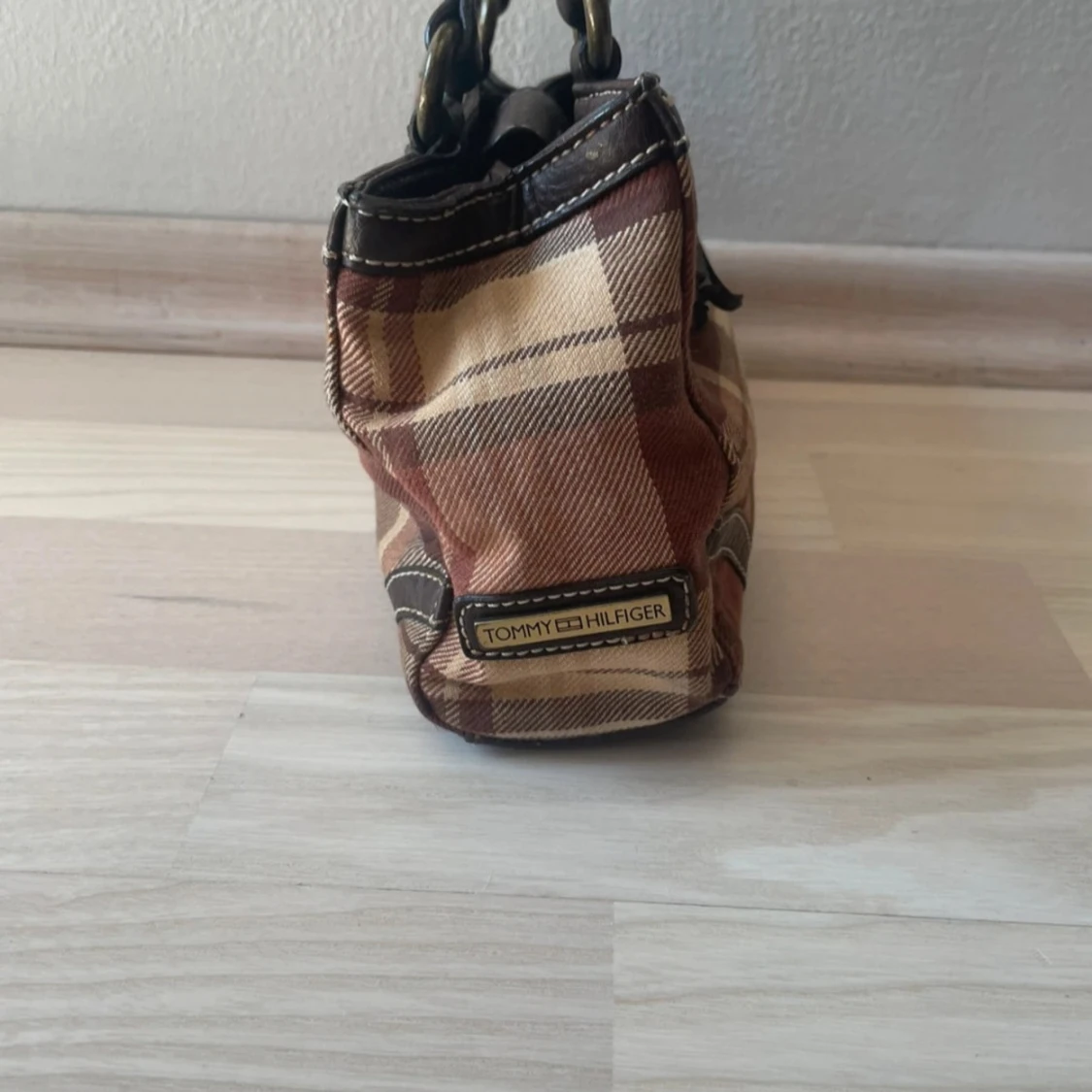 Rutig handväska från Tommy Hilfiger - 2