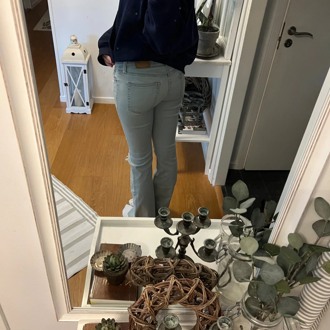 Ljusblå bootcut jeans - 2