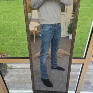 Replay jeans - Snygga Replay jeans i storlek 31/32 ❤️‍🔥 Bra skick förutom att de har en liten knappt synbar defekter bak på byxan.