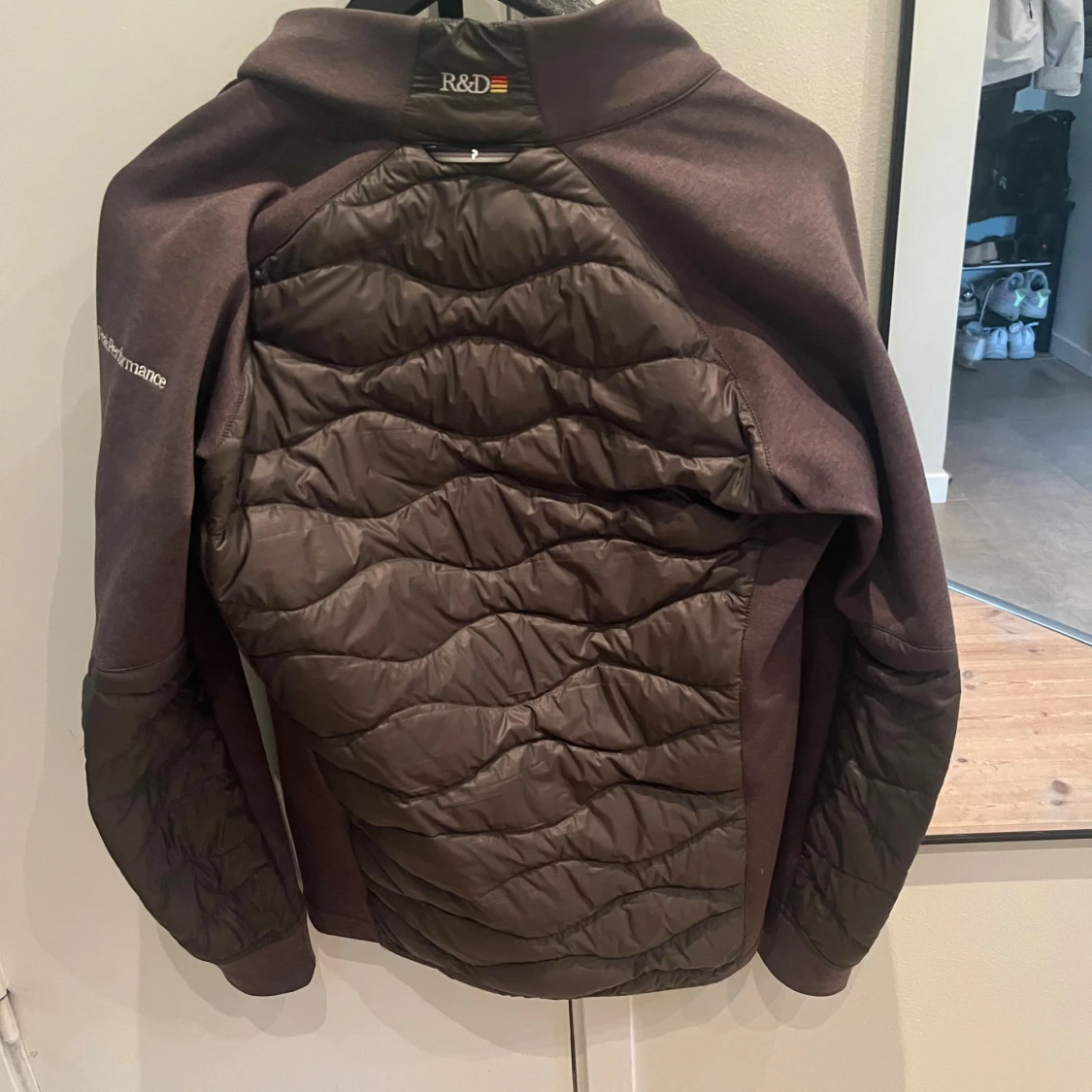 Grön jacka från Peak Performance  - 1