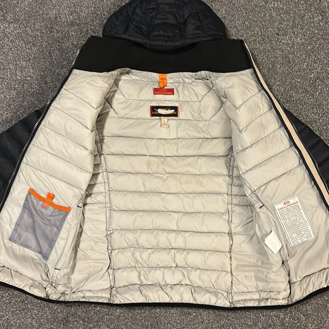 Svart dunjacka från Parajumpers L - 1