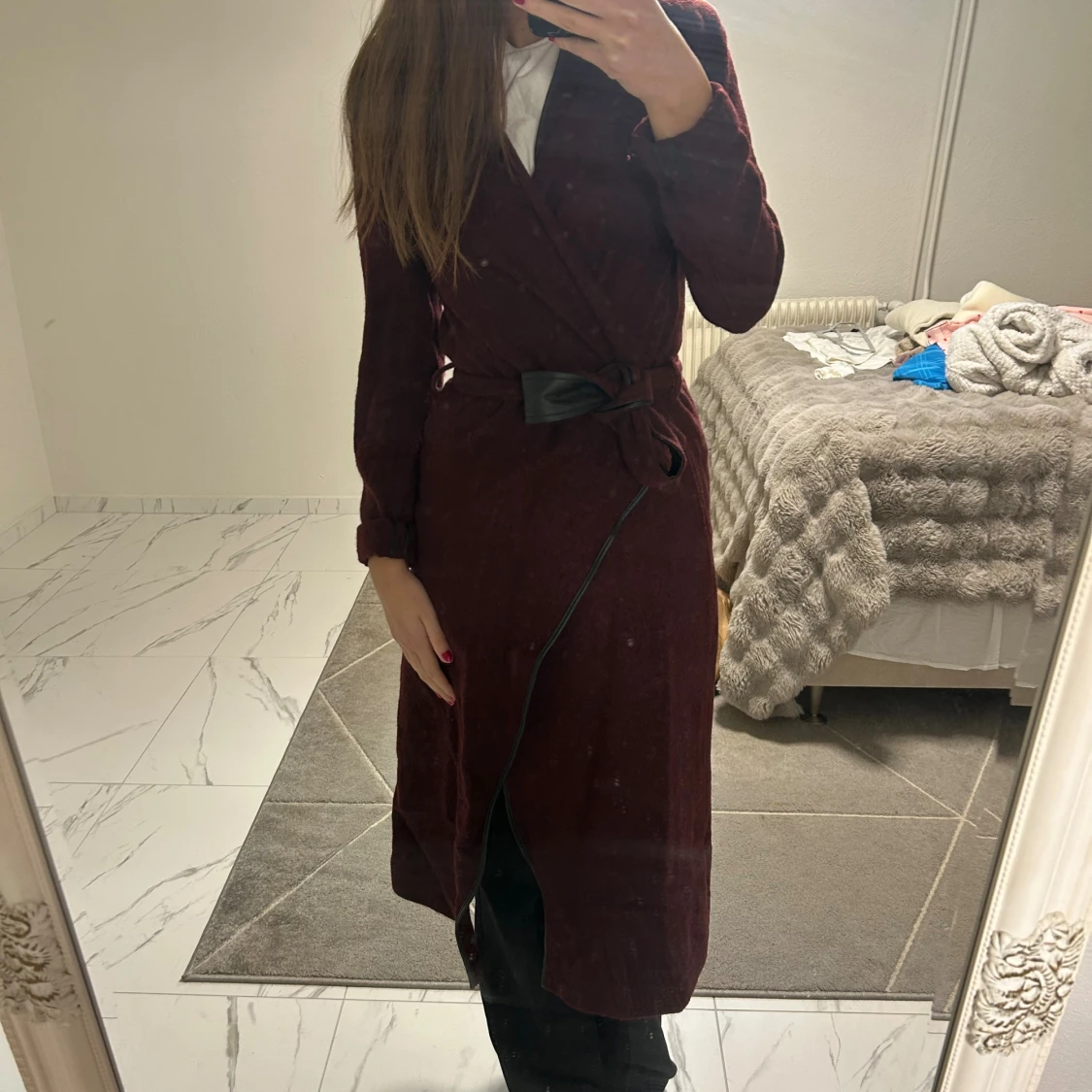 Vinröd kappa från  Twist & Tango