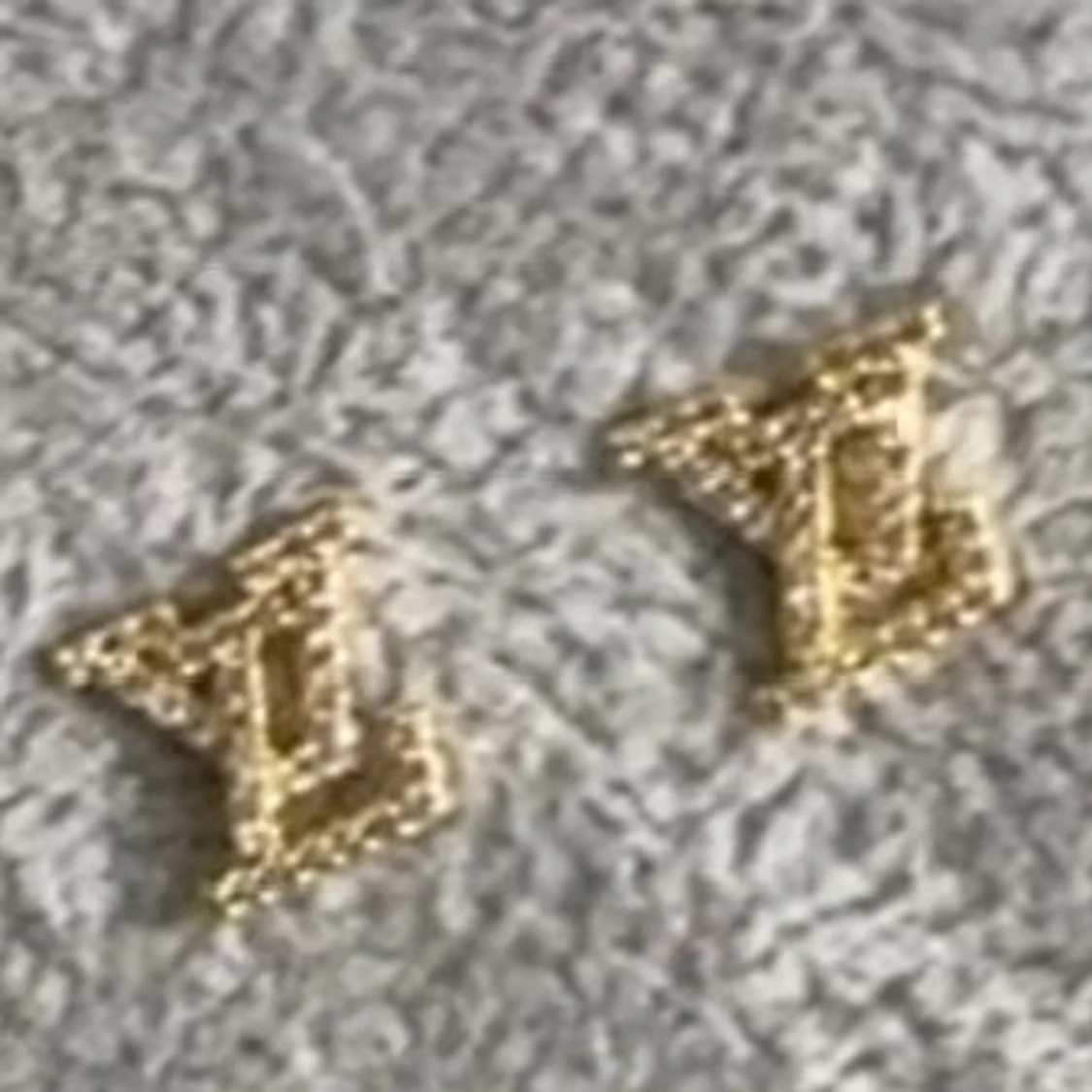  örhängen i guld - 1