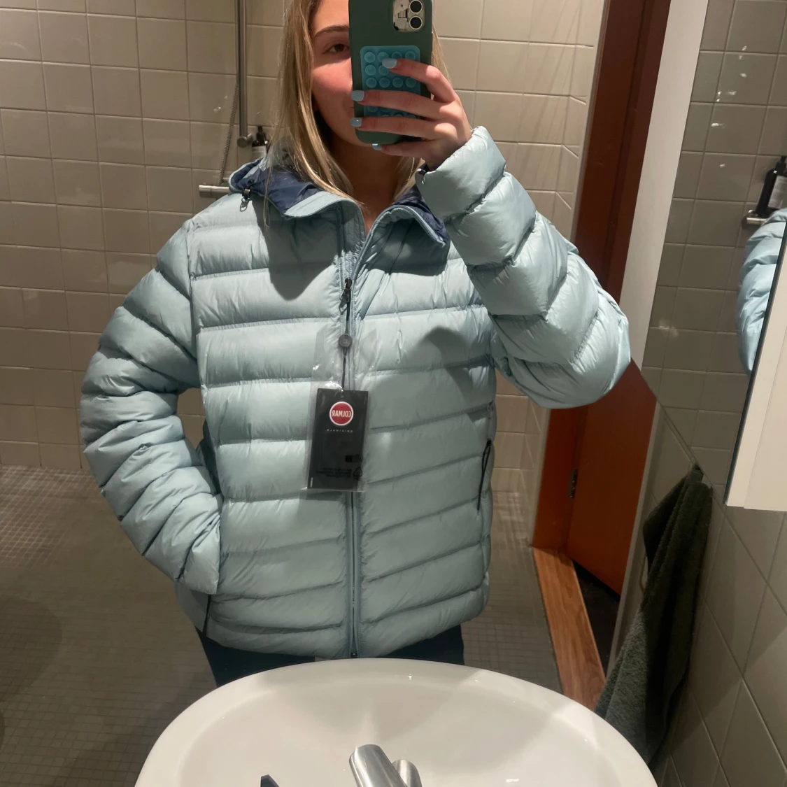 Ljusblå pufferjacka från Colmar - 2