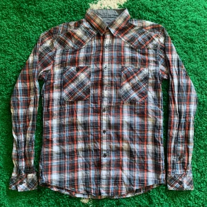 Jack & Jones skjorta - Skön skjorta från Jack & Jones. Endast provad, så helt ny (har dock ett fabrikationsfel då det saknas en knapp).