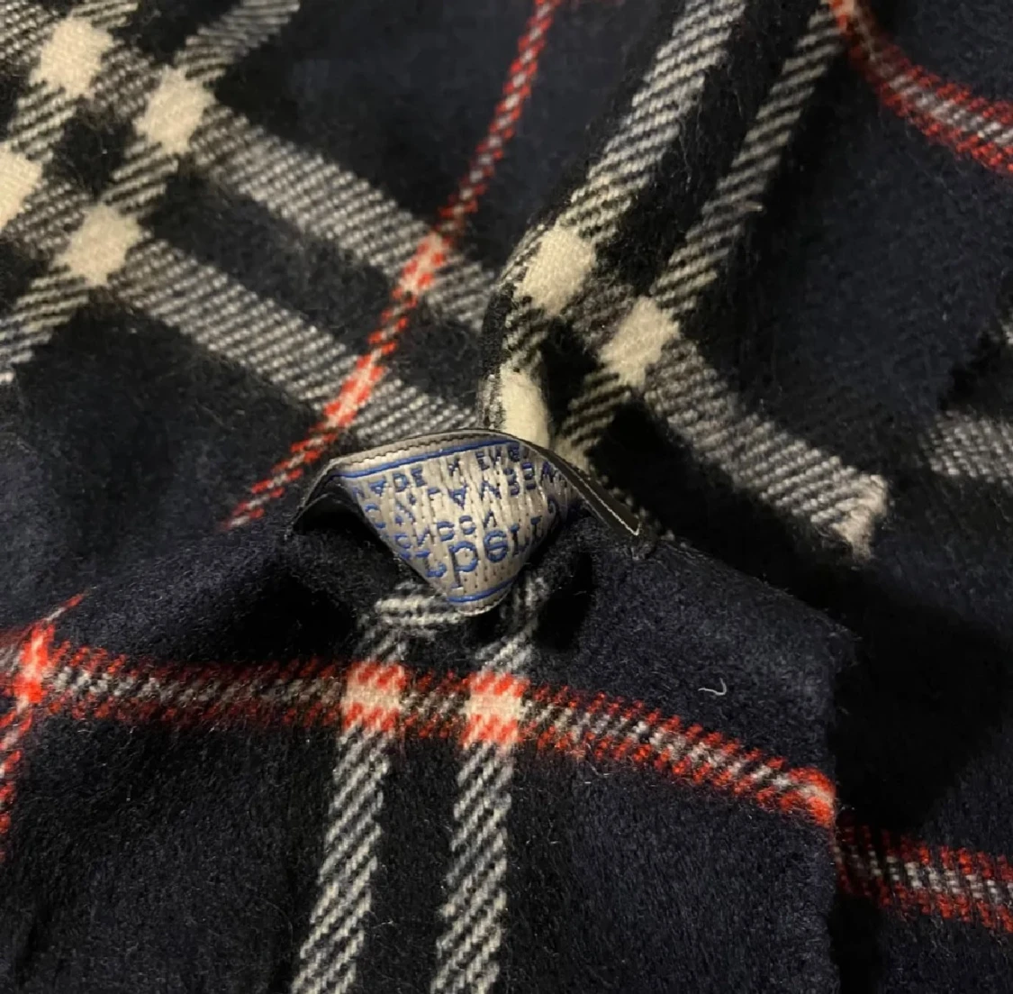 Mörkblå Burberry scarf - 2