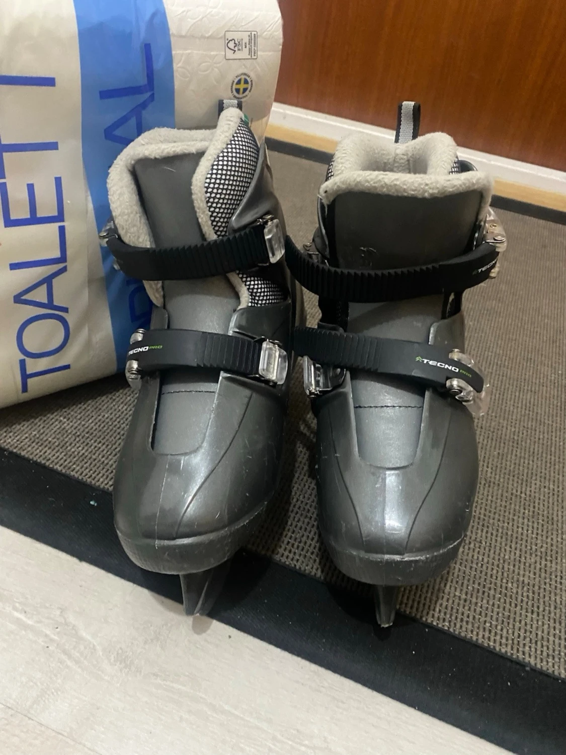 Grå skridskor Tecno Pro Raptor