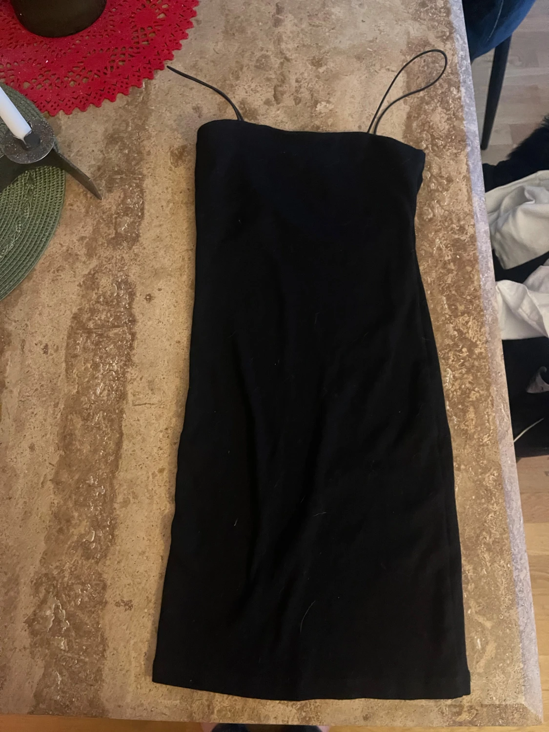 Svart kort klänning från Pull&Bear