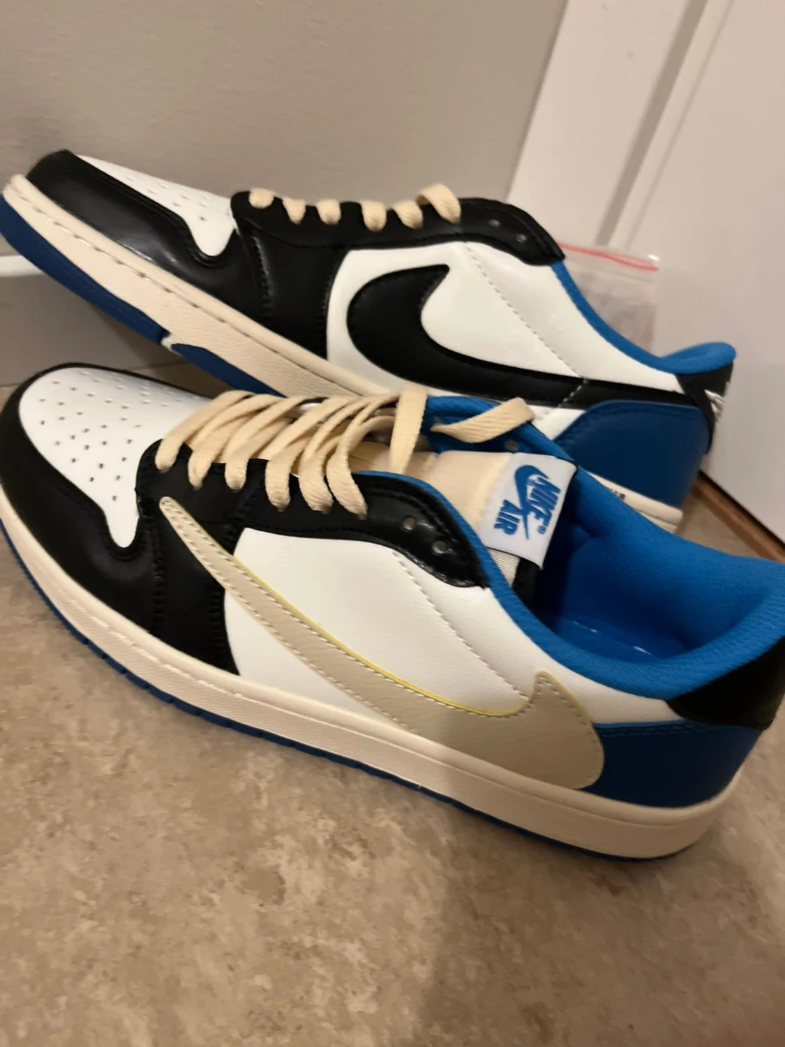 Nike Air Jordan 1 Low Travis Scott - 2