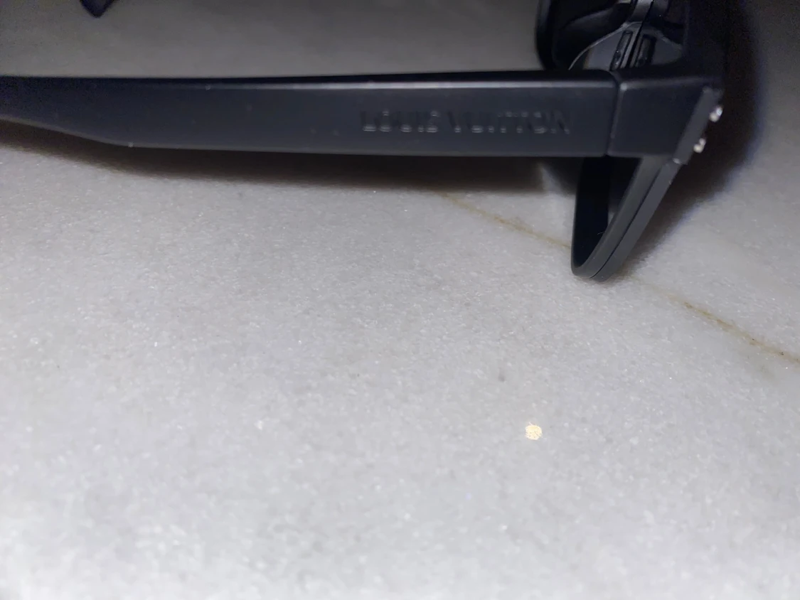 Snygga LV solglasögon med kryss svarta - 1