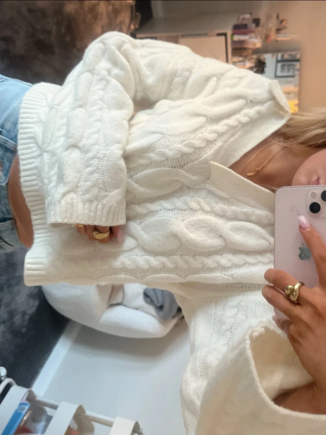 Vit kabelstickad kofta med krage - 1