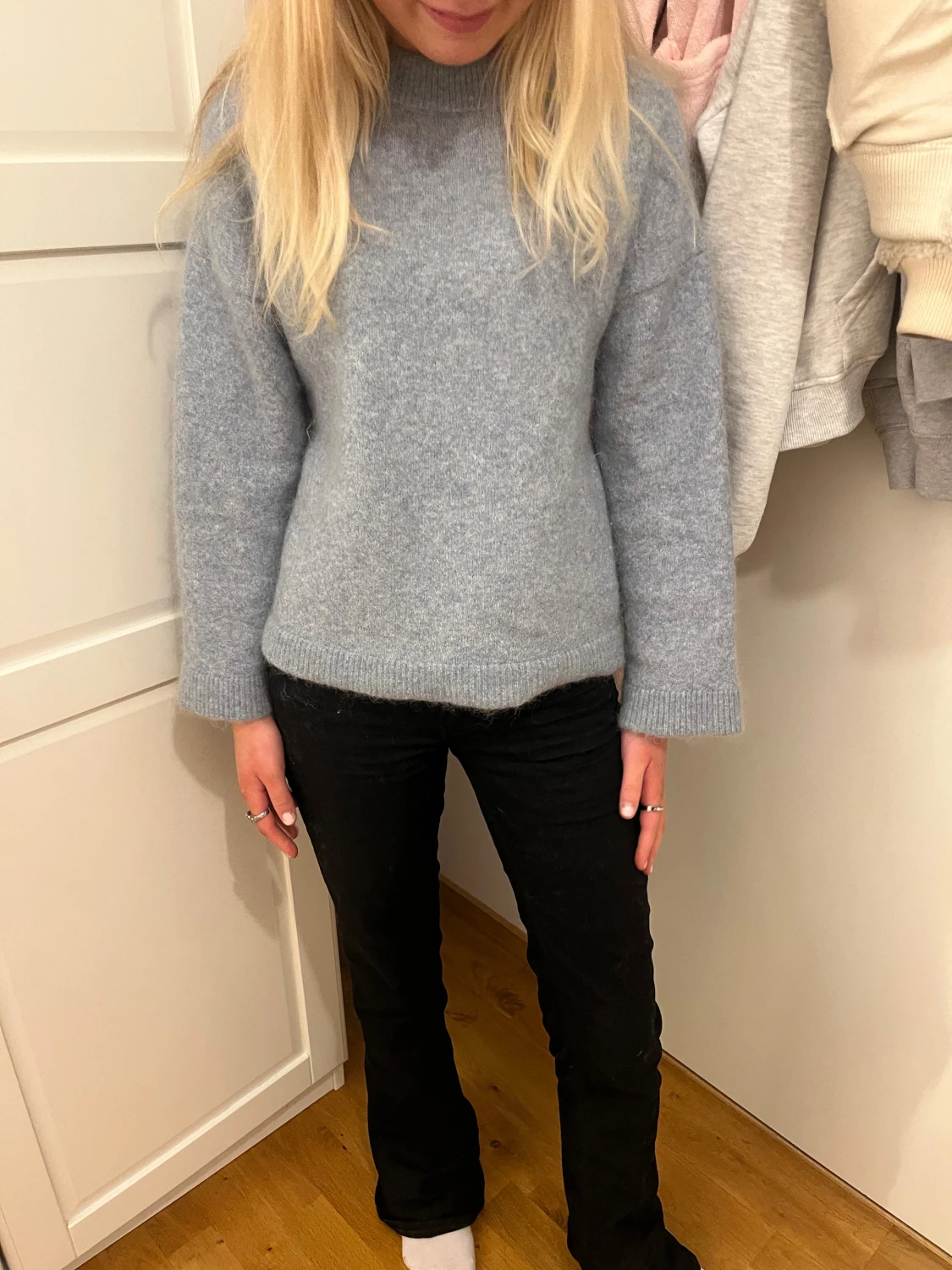 Ljusblå/grå stickad 