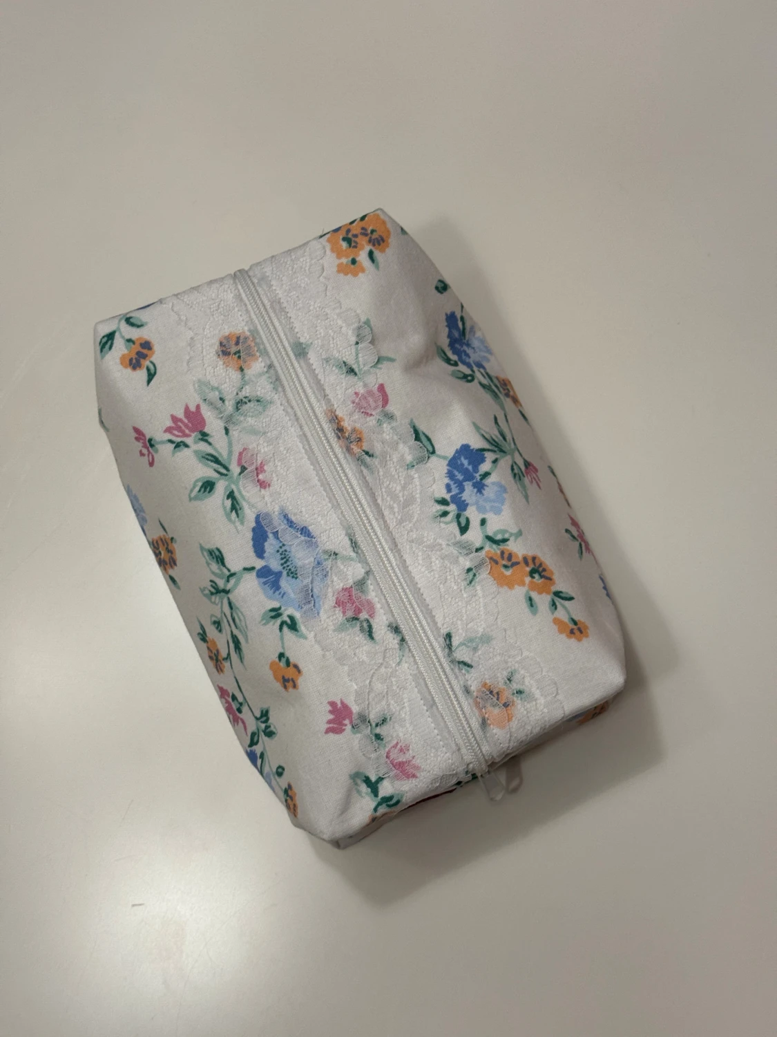 Handgjord necessär av second hand tyger - 1