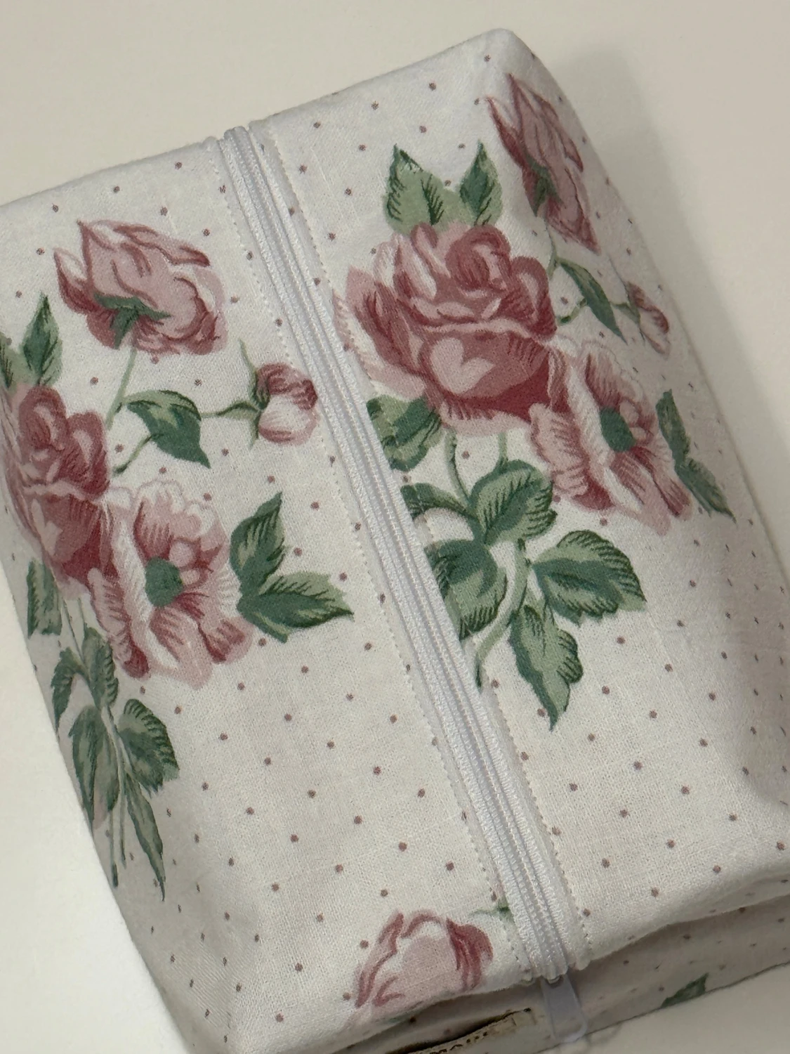 Handgjord necessär av second hand tyger