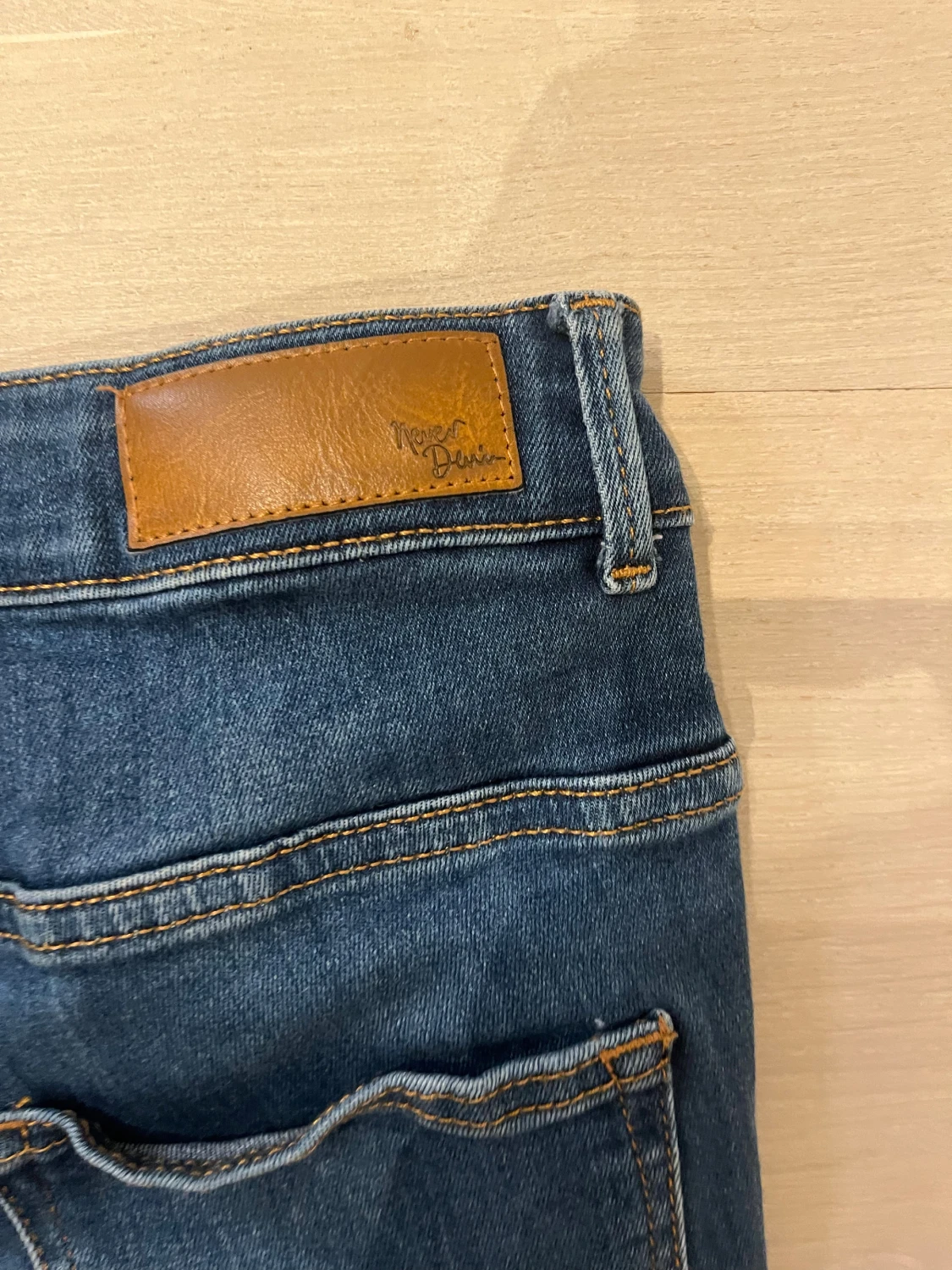 Blå jeanskjol från Never Denim - 2