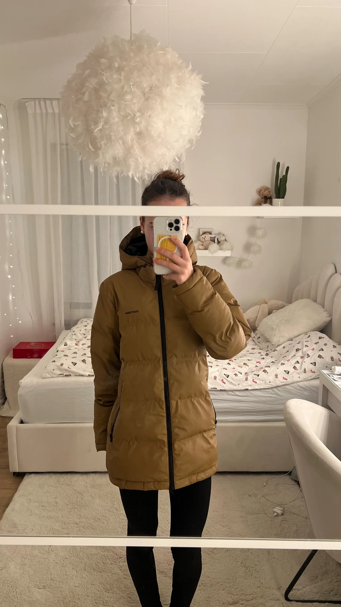 Brun vinter från Tretorn med huva