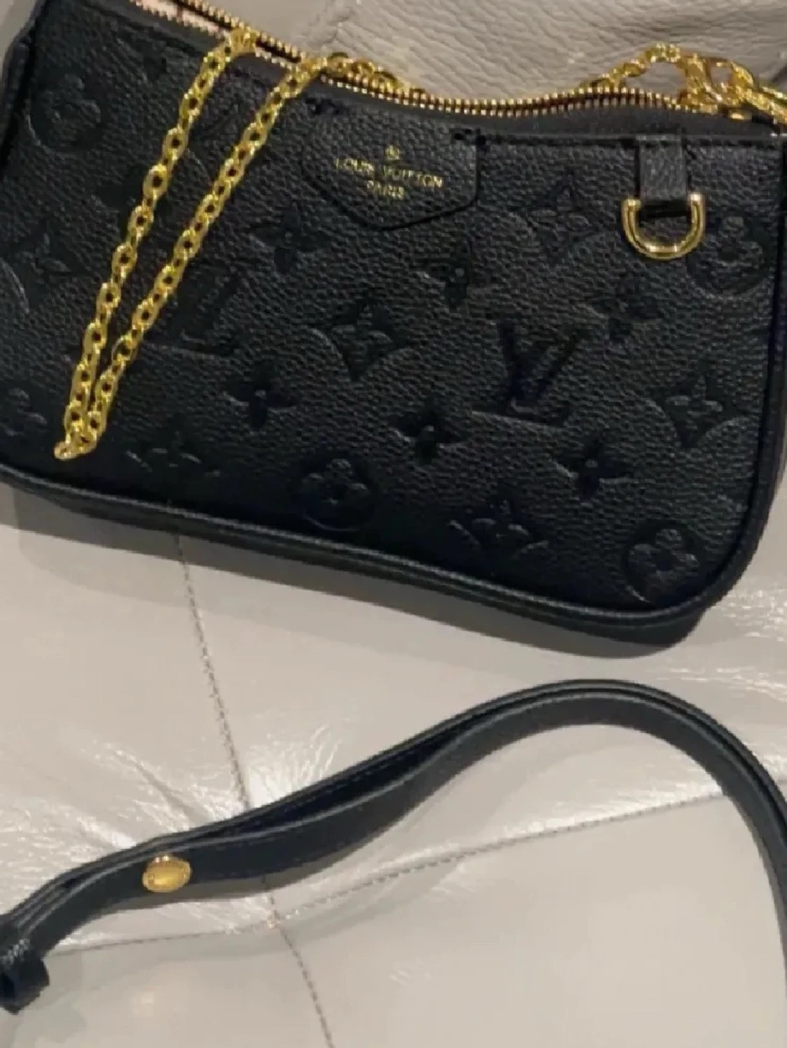 Svart handväska i skinn - 1