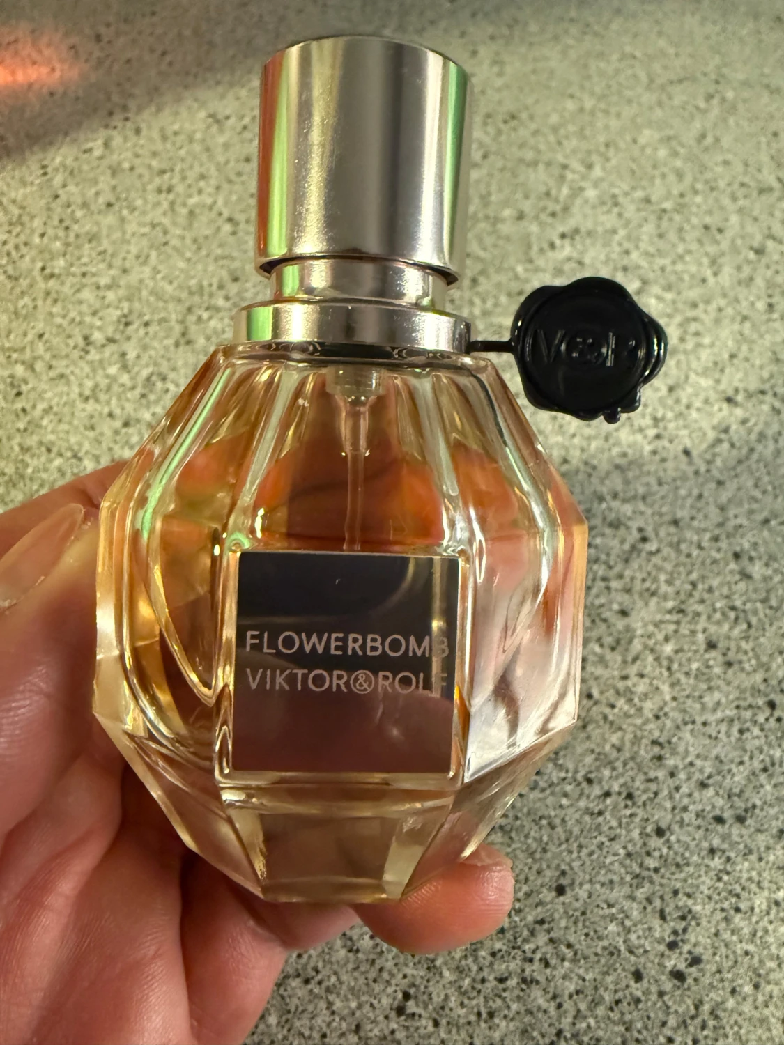 Flowerbomb Eau de Parfum 30ml (ca 75,80%kvar) - 1