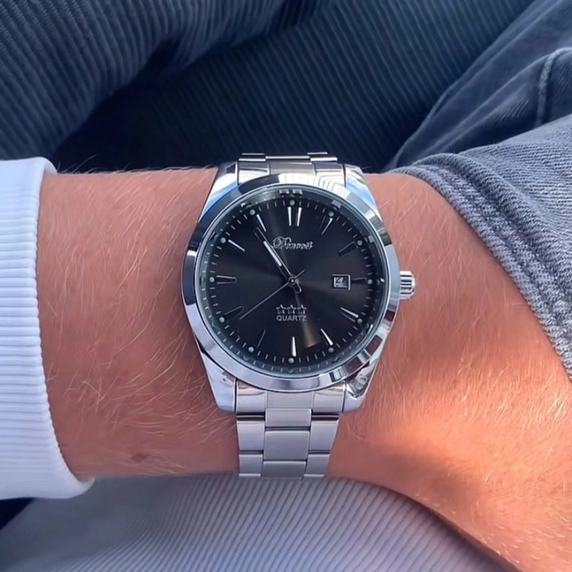 Svart och silver klocka från Doventi  - 1