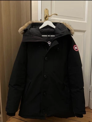 Canada goose chateau L - Storlek L, slutsåld modell i fint skick