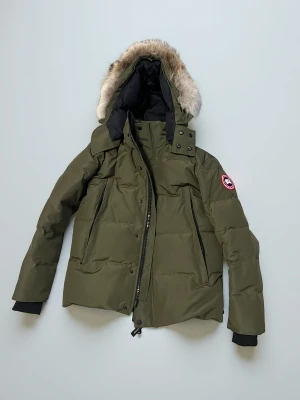 Canada Goose wyndham - Canada Goose wyndham army green, size xs/s. Condition 10/10.