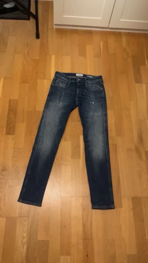Replay jeans  - Modell| ambass| storlek 29-32| skick 10/10 inga defekter| Pm för mer info