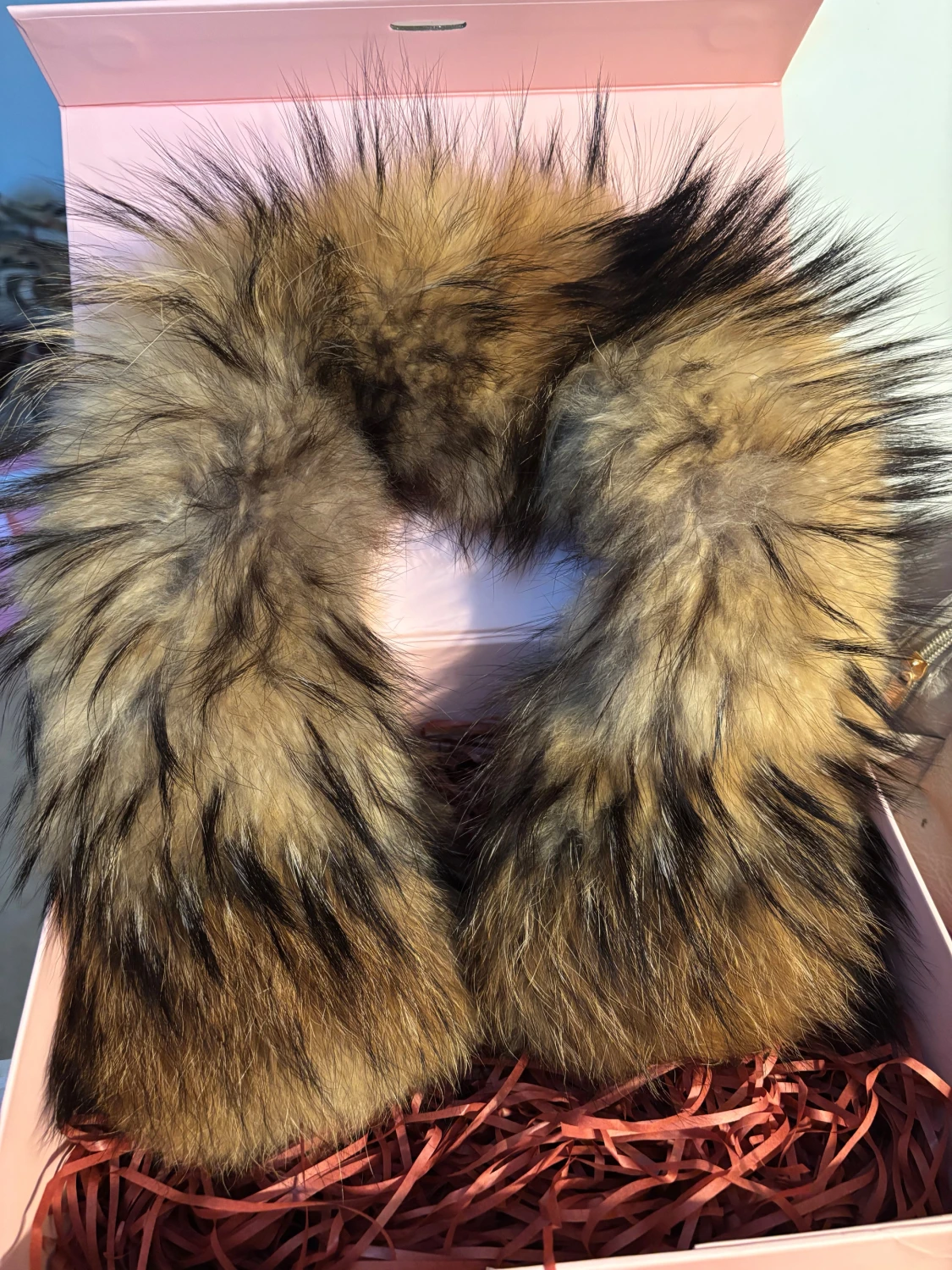 HOLLIES | Brun fluffig pälskrage  - 1