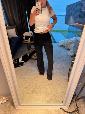 Lågmidjade byxor  - Sköna Lågmidjade mjukis byxor i storlek xs