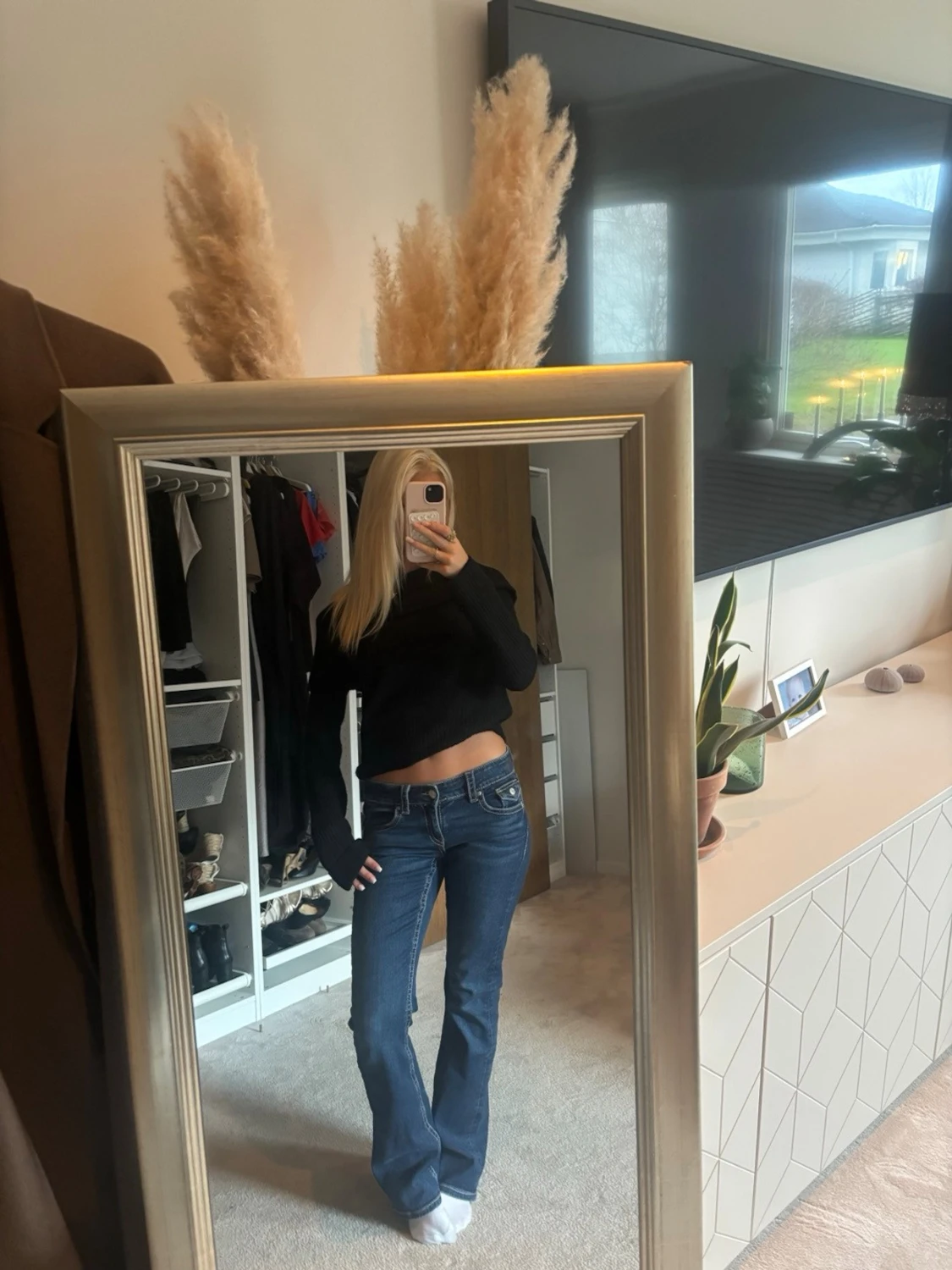 Blå bootcut jeans med låg midja